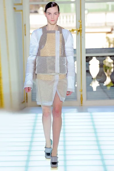 Look 4
